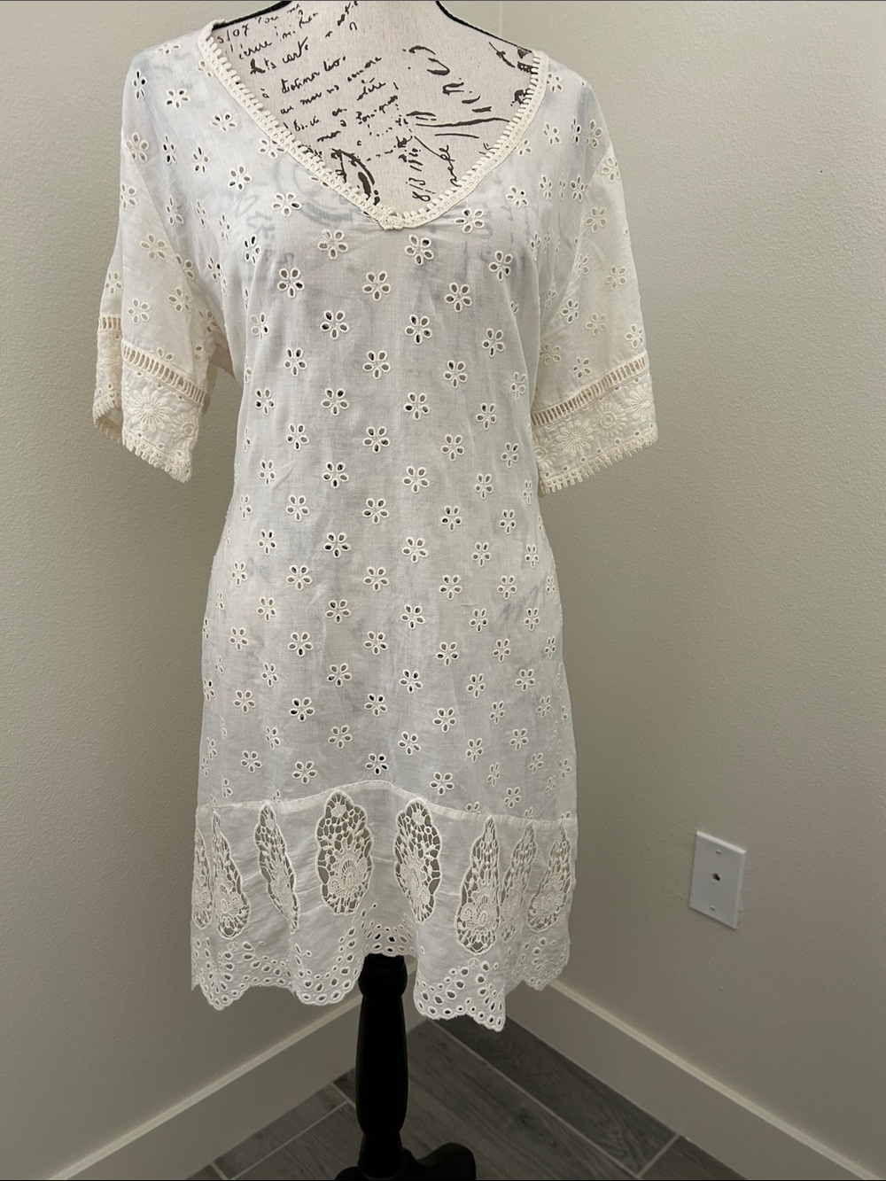 Vintage Johnny Was Ivory Eyelet V-Neck Crochet Trim Shift Dress